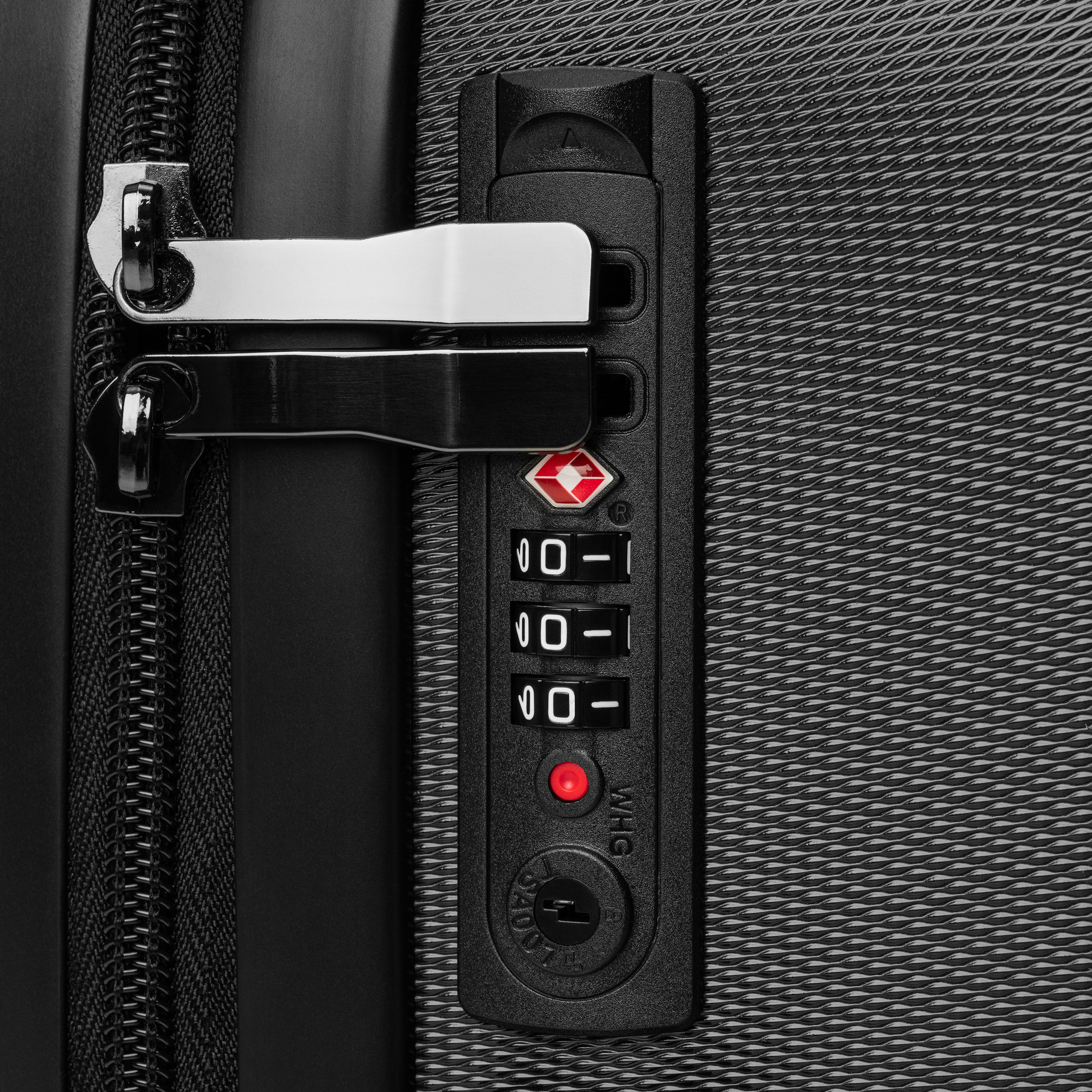 RacerDNA™ Hard-Shell Suitcase